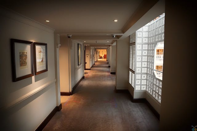 sixth hotel service